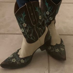 Women’s cowboy boots